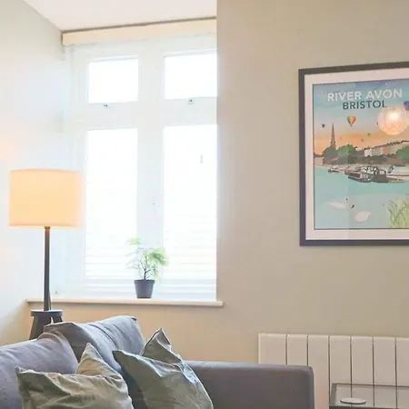 Apartment Champion Court 10 *