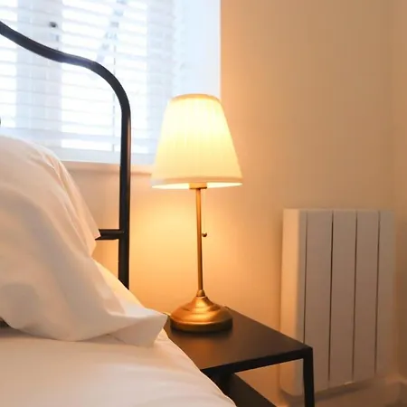 Champion Court 10 Апартаменти Бристоль