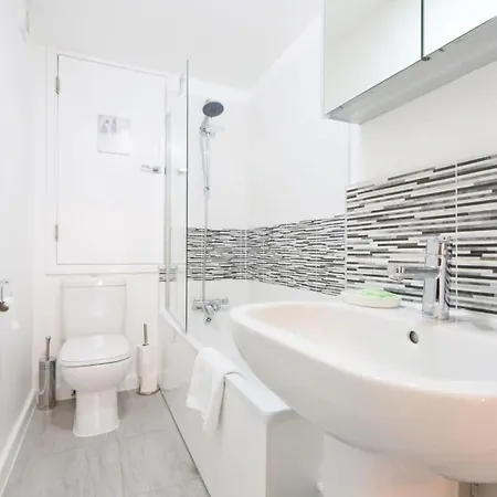 Champion Court 10 Bristol