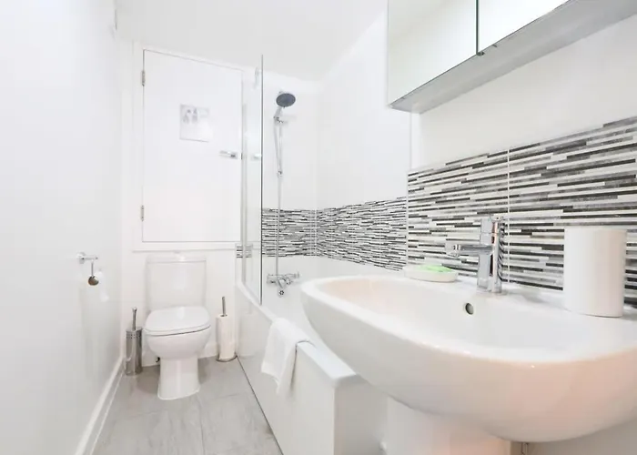 Champion Court 10 Бристоль